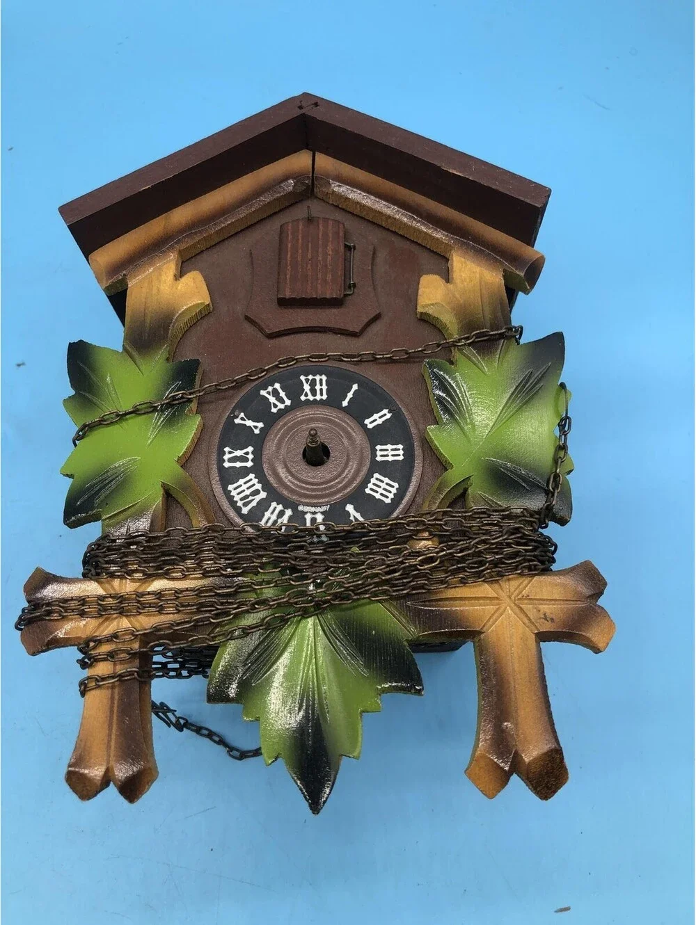 Small Brown Wood Wall Cuckoo Clock Mechanical Pendulum Pinecone Weights Birds